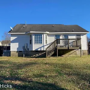  Holiday home Pet- Friendly, & Close To Uptown