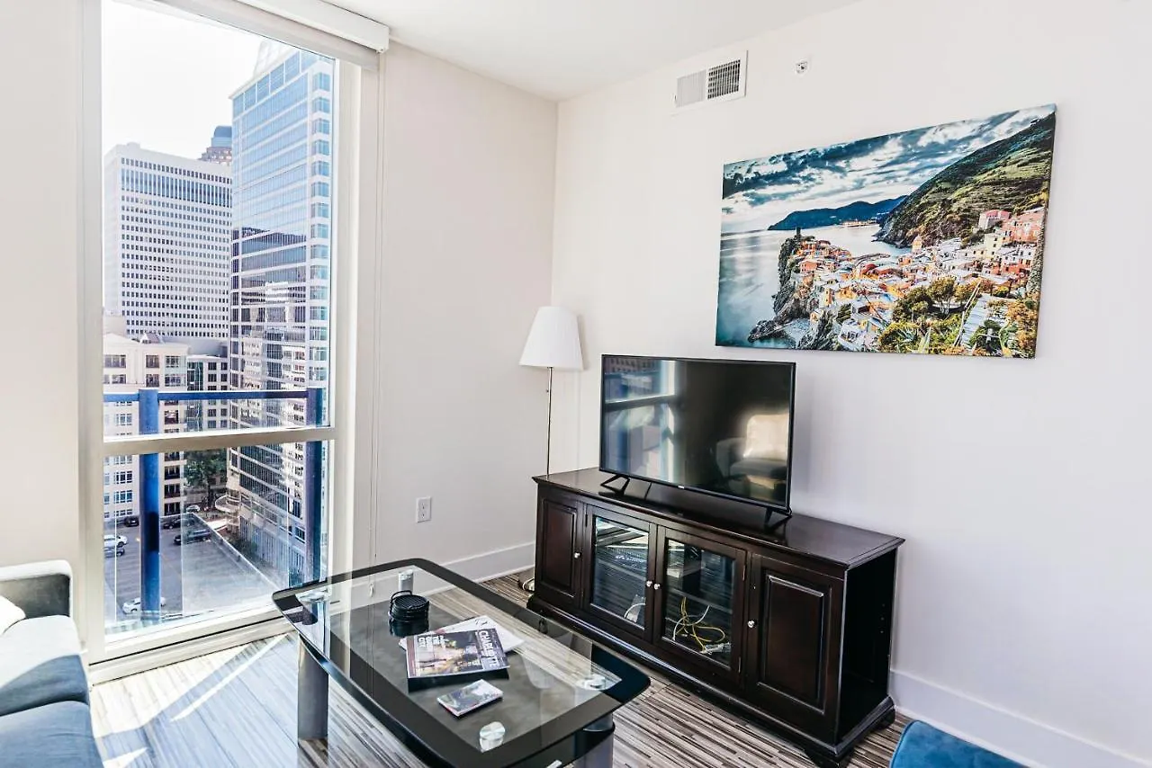 Corporate Uptown Furnished Apartments 샬럿