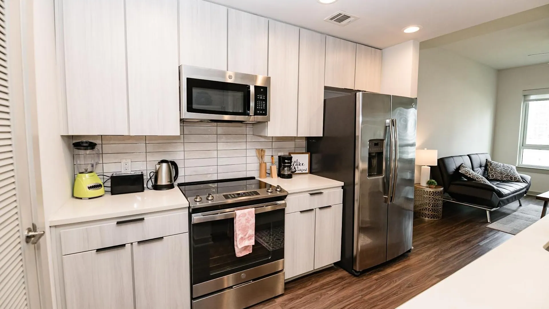 Corporate Uptown Furnished Apartments 샬럿