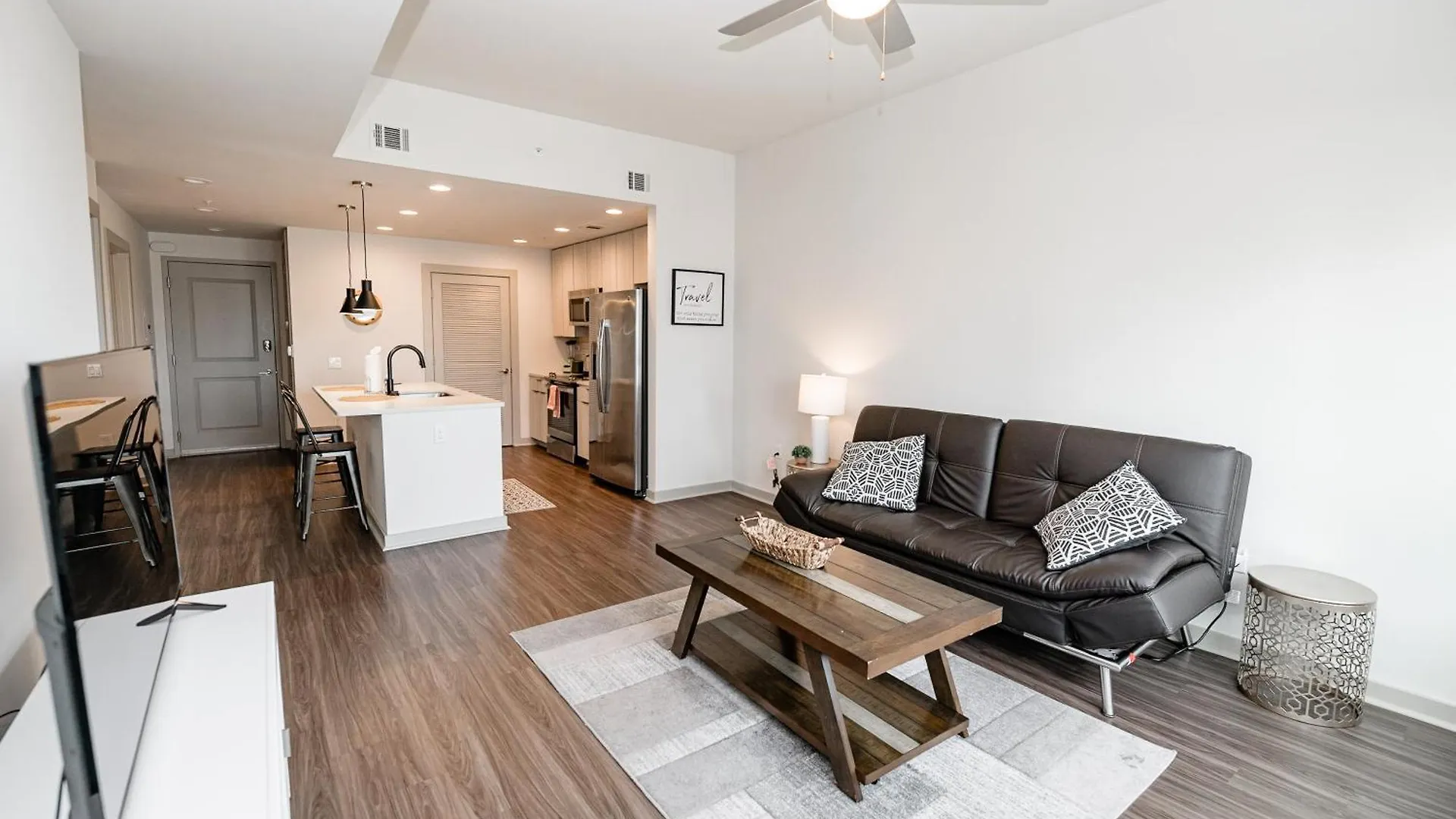 Corporate Uptown Furnished Apartments 샬럿